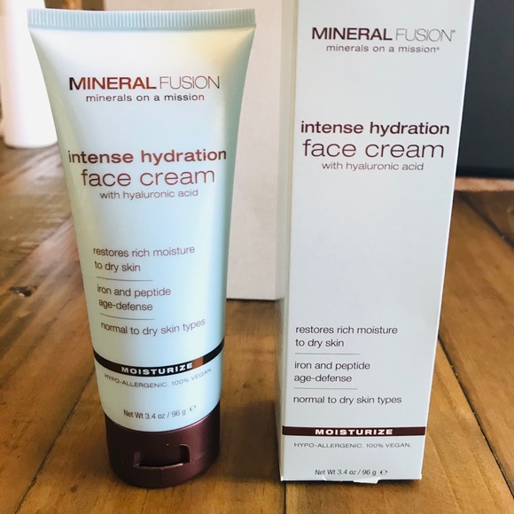 mineral fusion intense hydration face cream